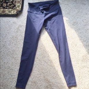 Lululemon Navy Wunder Under leggings